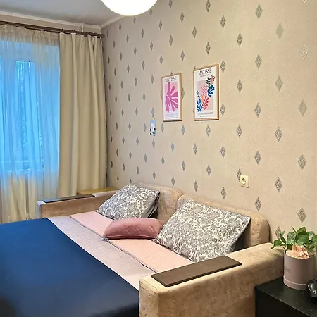 Cozy Retro Near Park Apartment Odesa