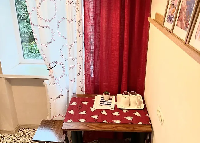 Cozy Retro Near Park Apartment Odesa