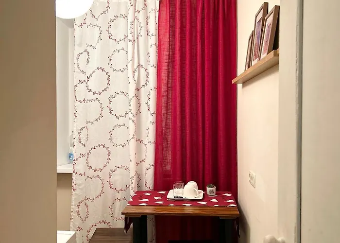 Cozy Retro Near Park