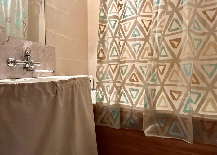 Cozy Retro Near Park *